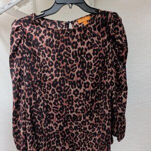 Leopard print 3/4 length sleeve top